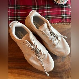 HOKA Transport sneakers vibram sole in off white cream 9B US women’s